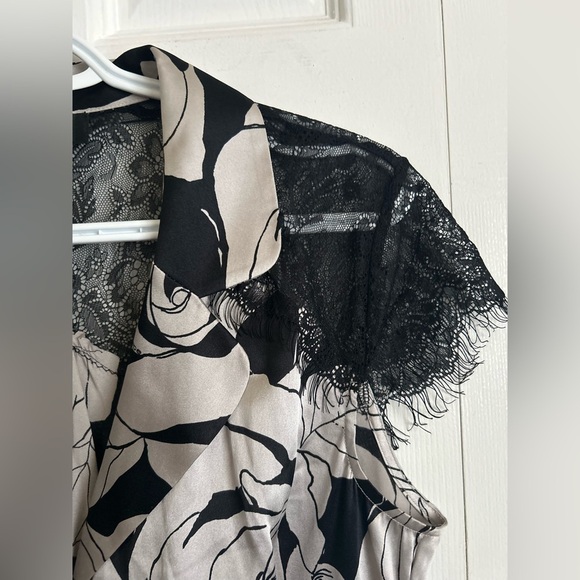 ❤️ 3/$15❤️ Bebe Silk dress - Picture 2 of 13